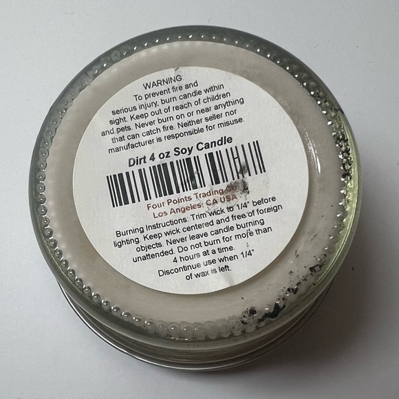 NEW Four Points Trading Company Dugout Dirt 4oz Soy Candle with Baseball Design - Picture 4 of 4